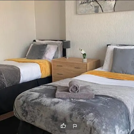 Oyo Tudor - 2*