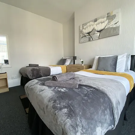 Hotel Oyo Tudor -