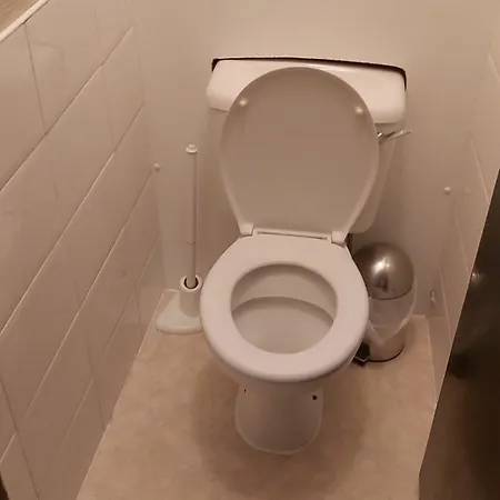 Oyo Tudor - Hotell 2*