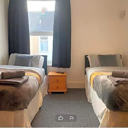 Oyo Tudor - 2*